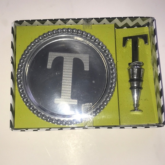 NIB “T” Initial Plate + Wine Stopper Set - Picture 1 of 7
